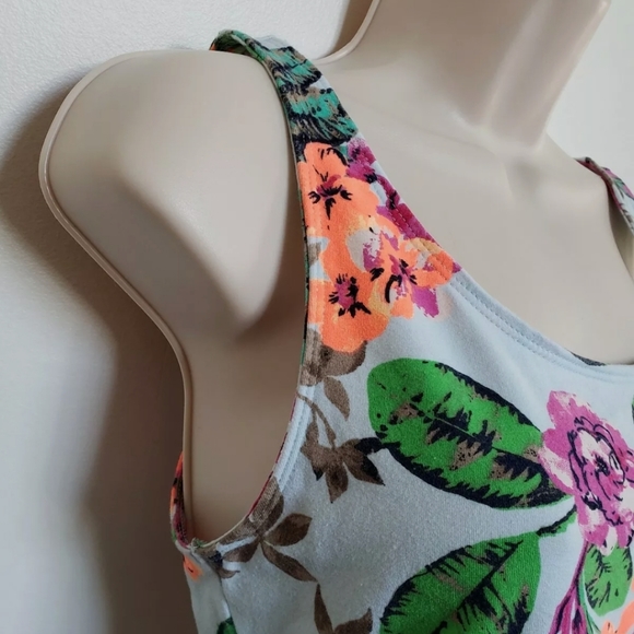 Express Women's Top Ruffled Bottom Flowered Back Zip - Picture 6 of 7